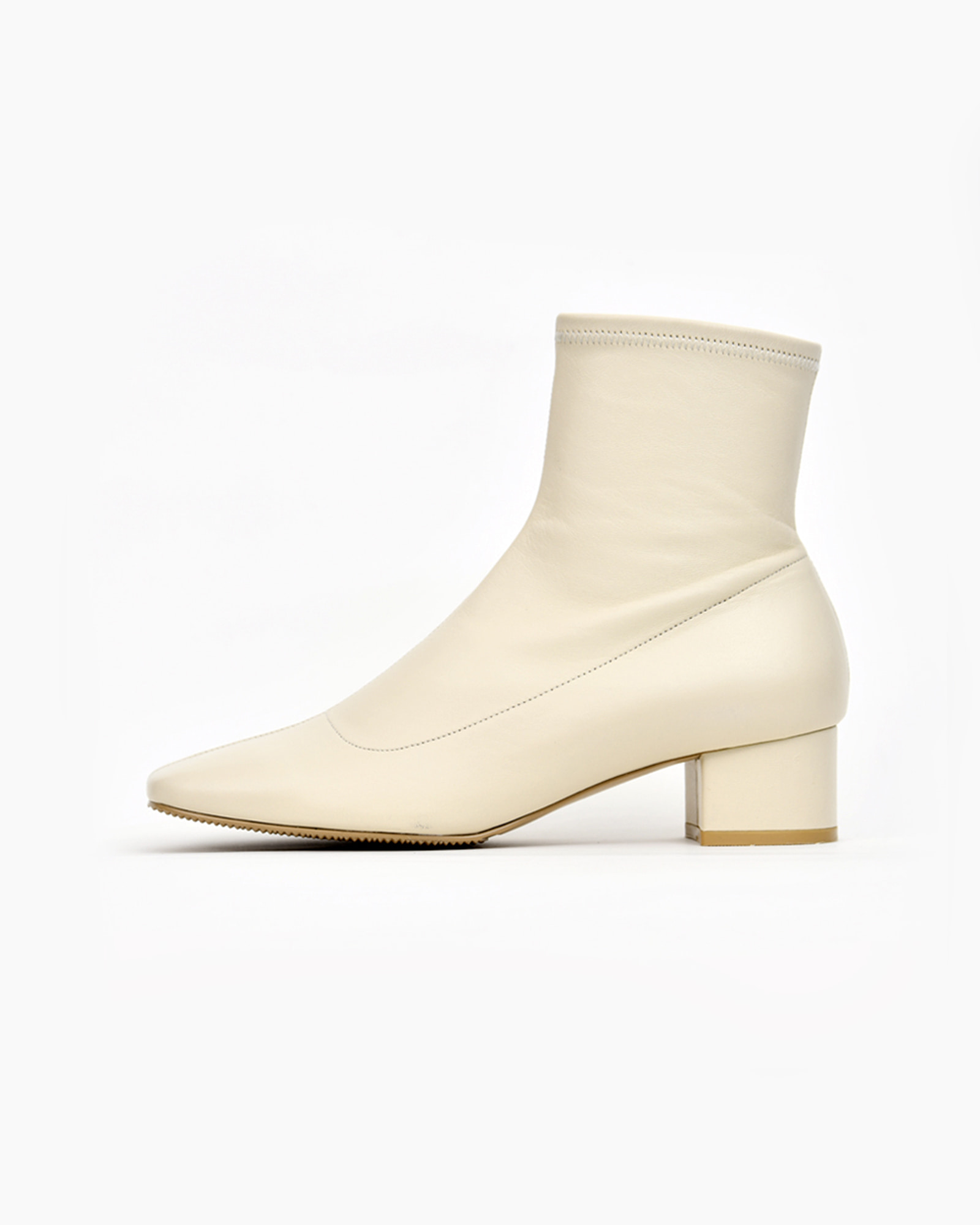 Moa Ankle Boots Ivory