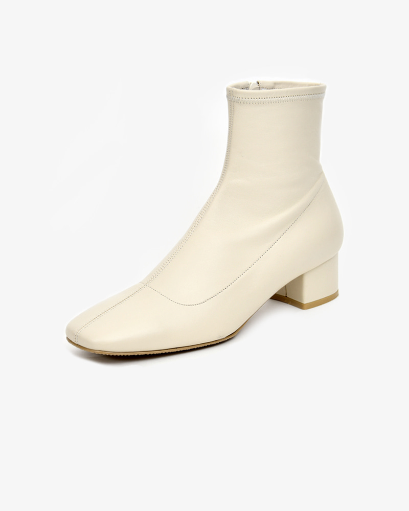 Moa Ankle Boots Ivory